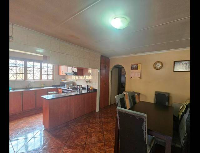 3 BEDROOM HOUSE FOR SALE IN RIET RIVER